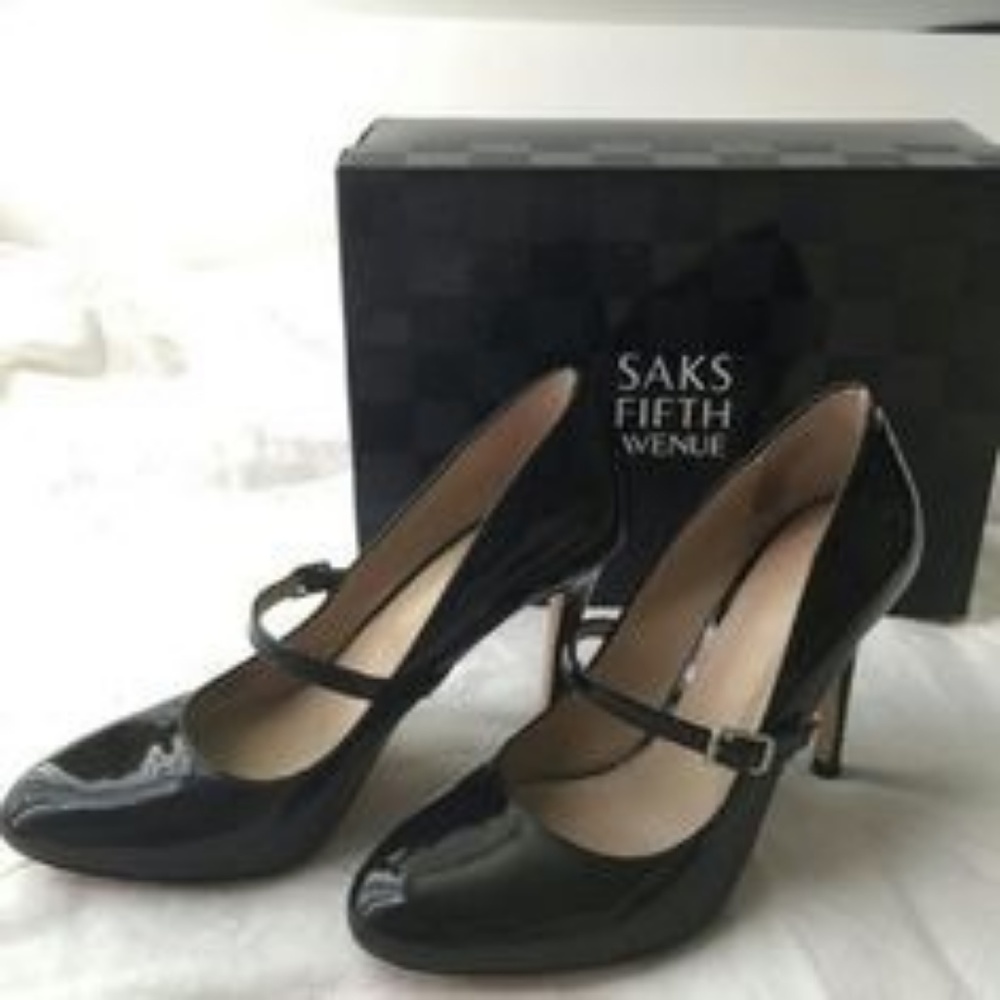 Saks Fifth Avenue Black Leather Heel